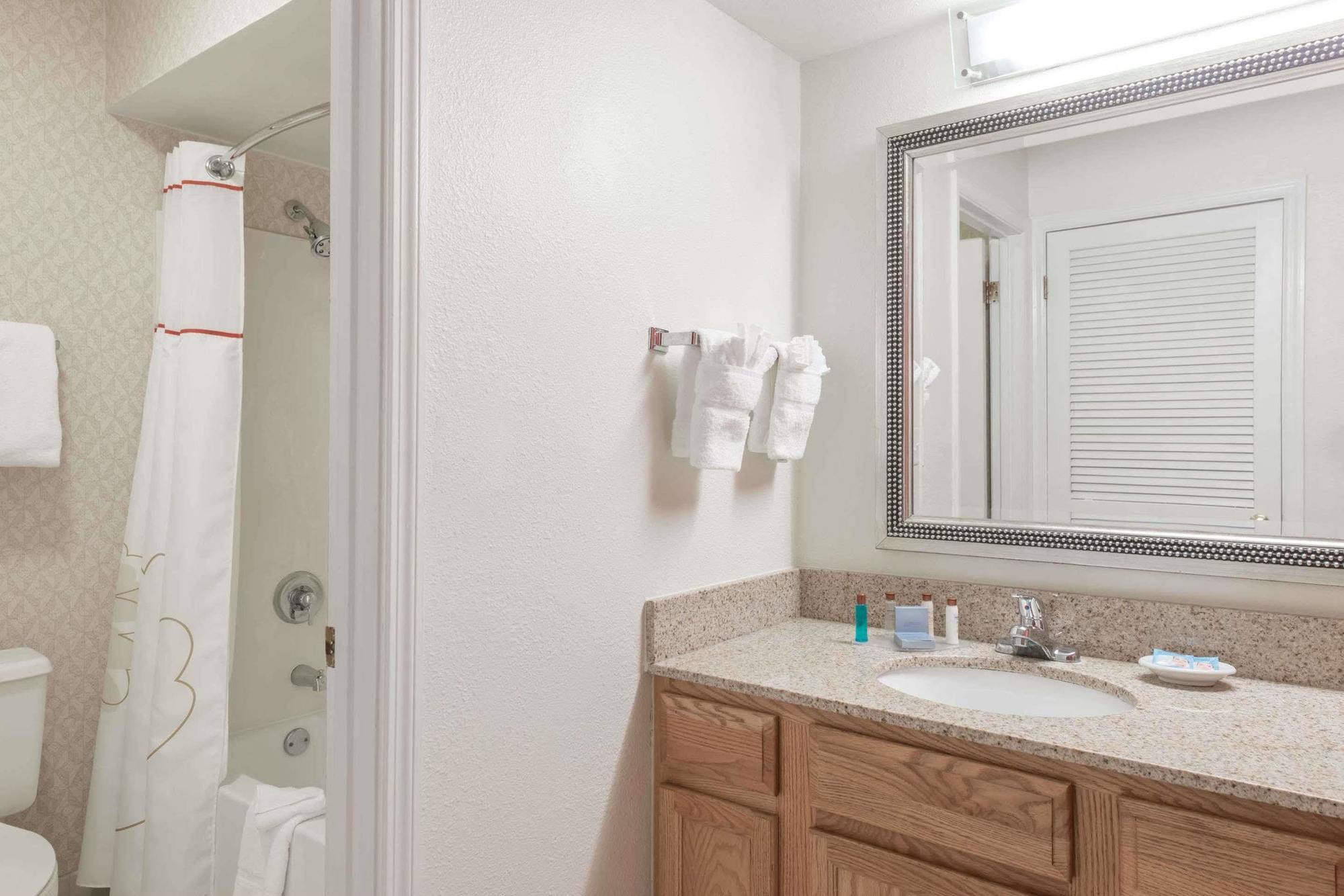 Value Suites Extended Stay - St Louis แมรีแลนด์ไฮท์ส ภายนอก รูปภาพ