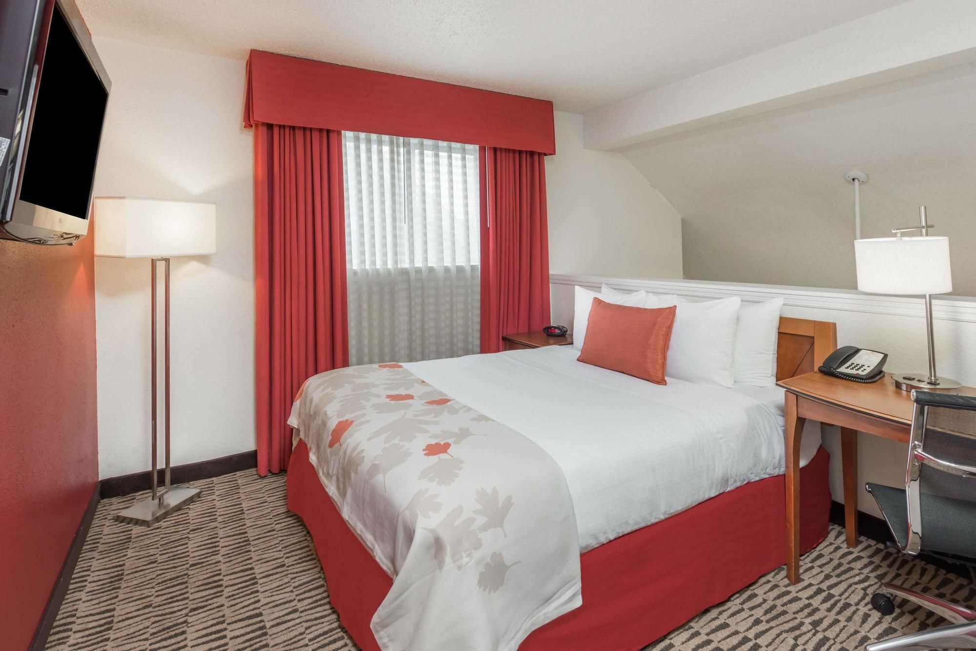 Value Suites Extended Stay - St Louis แมรีแลนด์ไฮท์ส ภายนอก รูปภาพ